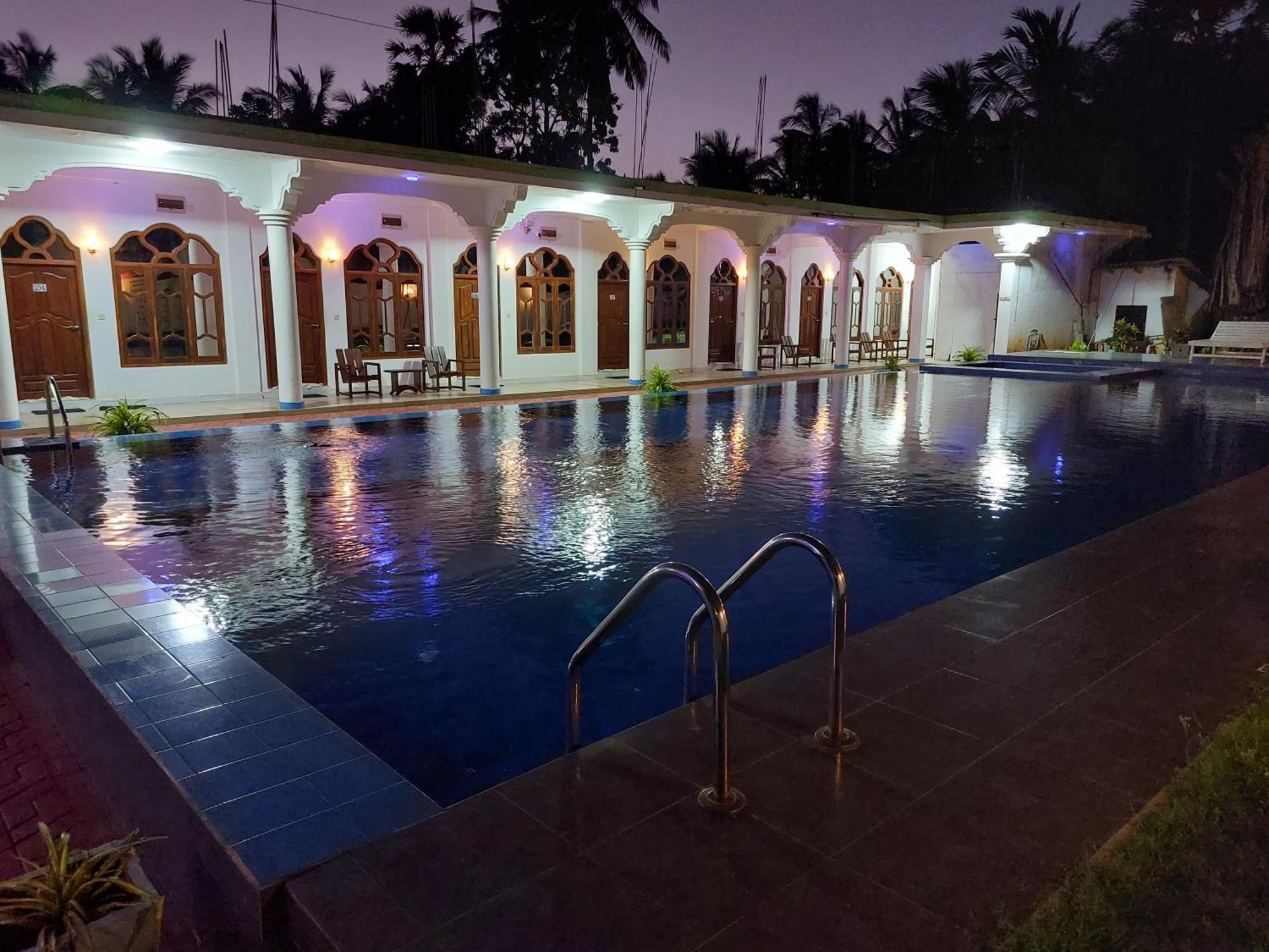 MRD Beach Hotel Trincomalee Exterior foto