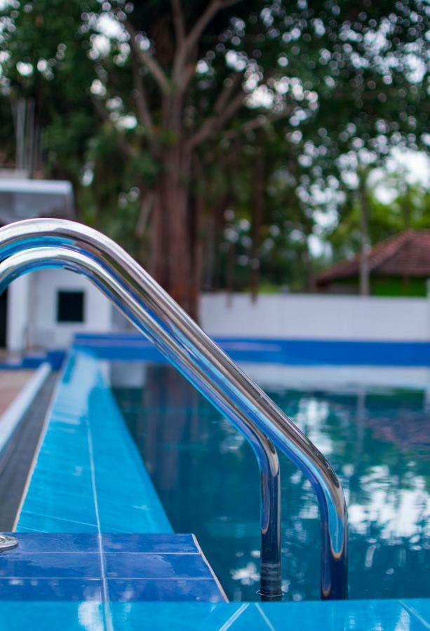 MRD Beach Hotel Trincomalee Exterior foto
