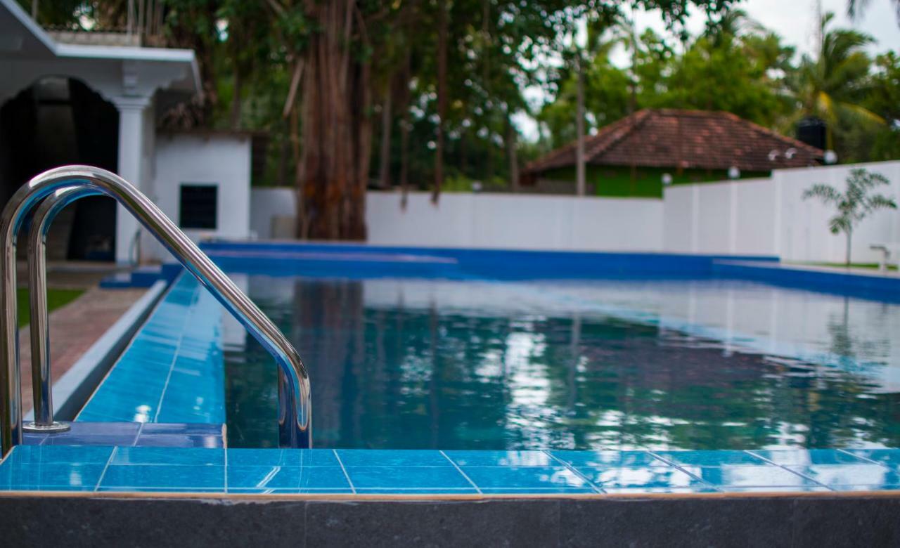 MRD Beach Hotel Trincomalee Exterior foto