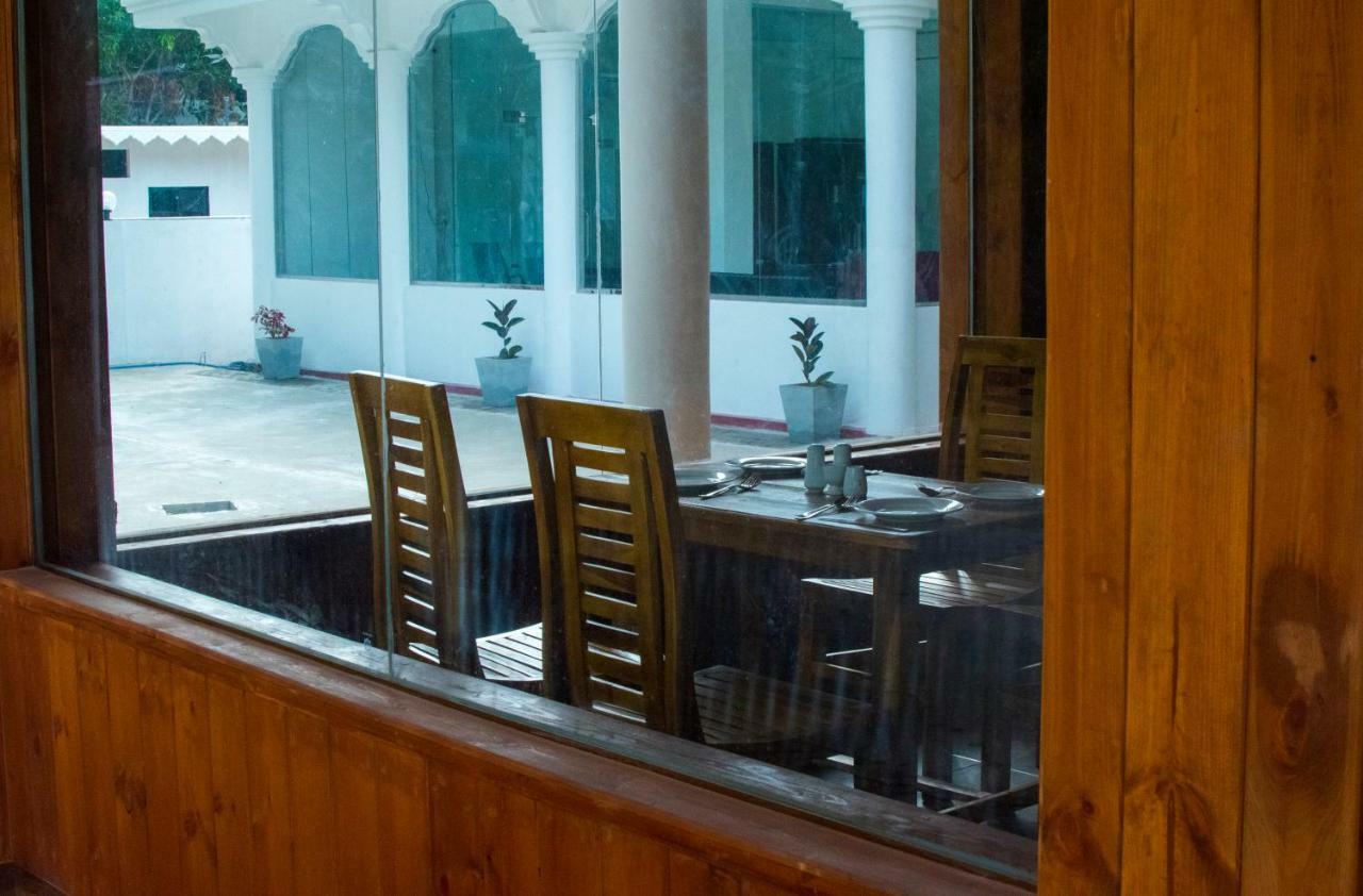 MRD Beach Hotel Trincomalee Exterior foto